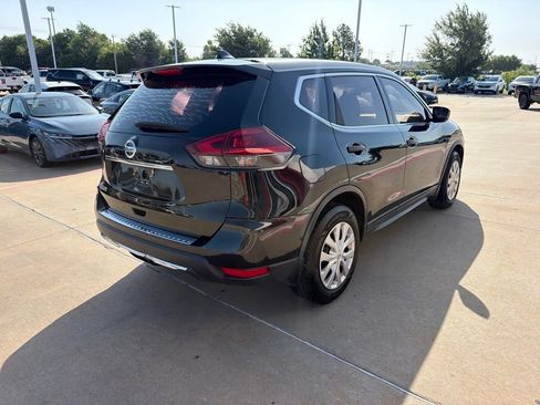 Used 2019 Nissan Rogue S FWD image 5
