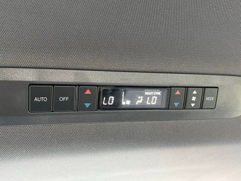 Used 2024 Toyota Sienna XSE image 39