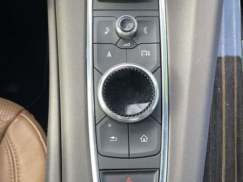 Used 2023 Cadillac Escalade Premium Luxury image 29