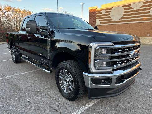 Used 2025 Ford F250 Lariat image 8