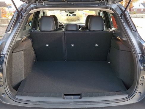 Used 2025 Nissan Kicks SR image 28