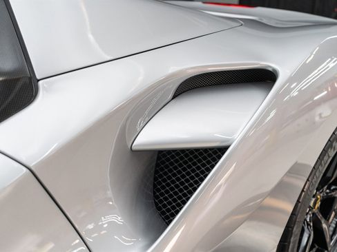 Used 2018 Ferrari 488 Spider image 97