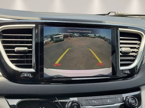 Used 2023 Chrysler Pacifica Touring-L FWD image 17