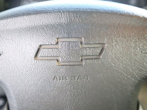 Used 2007 Chevrolet Silverado 2500 LT w/ Skid Plate Package image 32