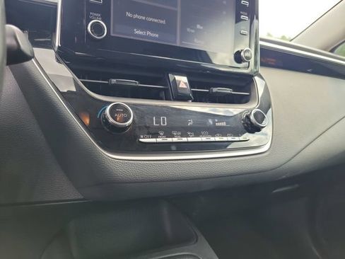 Used 2020 Toyota Corolla LE FWD image 22