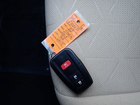 Certified 2022 Toyota RAV4 XLE image 30