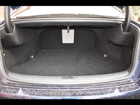 Used 2019 Genesis G80 3.8 RWD image 23