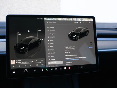 Used 2022 Tesla Model Y Long Range image 46