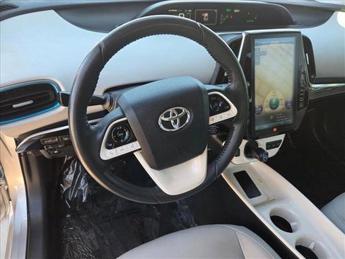 Certified 2017 Toyota Prius Prime Advanced image 10