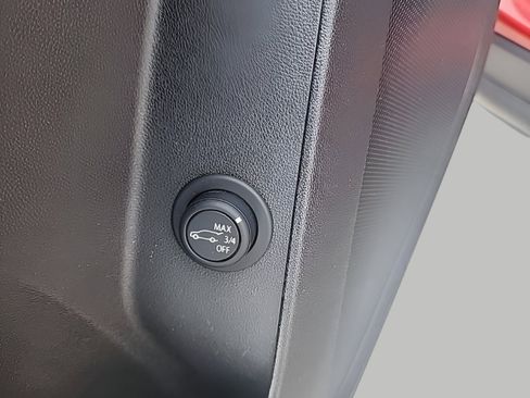 Certified 2023 Chevrolet Equinox LT FWD image 14