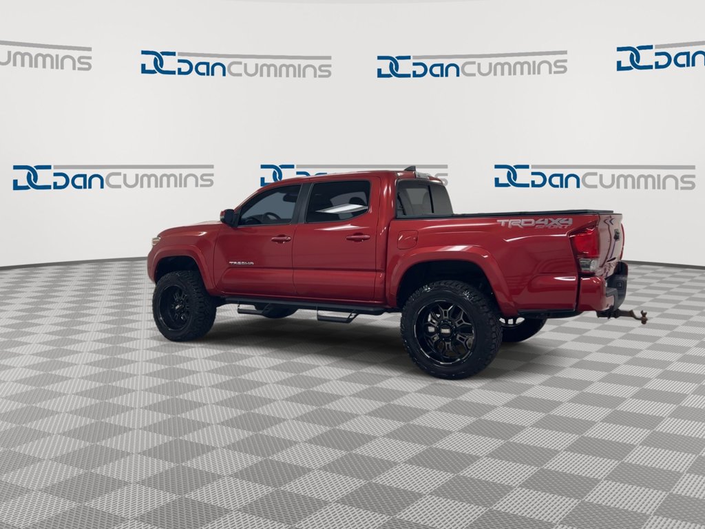 Used 2017 Toyota Tacoma TRD Sport AWD/4WD image 6