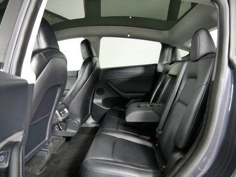 Used 2023 Tesla Model Y Long Range AWD/4WD image 16