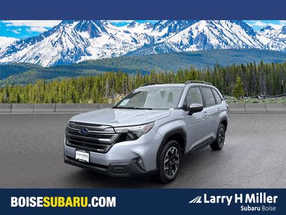 Used 2025 Subaru Forester Premium w/ Convenience Package #1