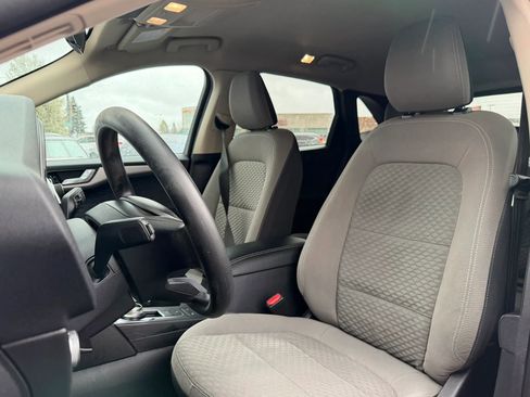 Used 2020 Ford Escape SE image 17