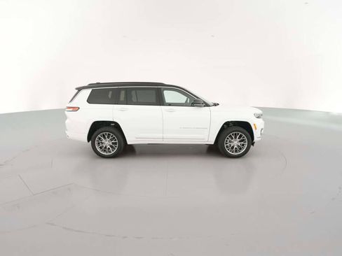 New 2025 Jeep Grand Cherokee L Summit w/ Luxury Tech Group V image 14