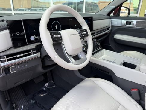 Used 2025 Hyundai Santa Fe Limited FWD image 34