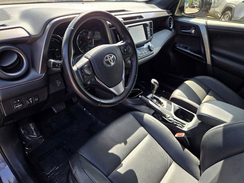 Used 2018 Toyota RAV4 SE w/ Advanced Technology Package AWD/4WD image 10