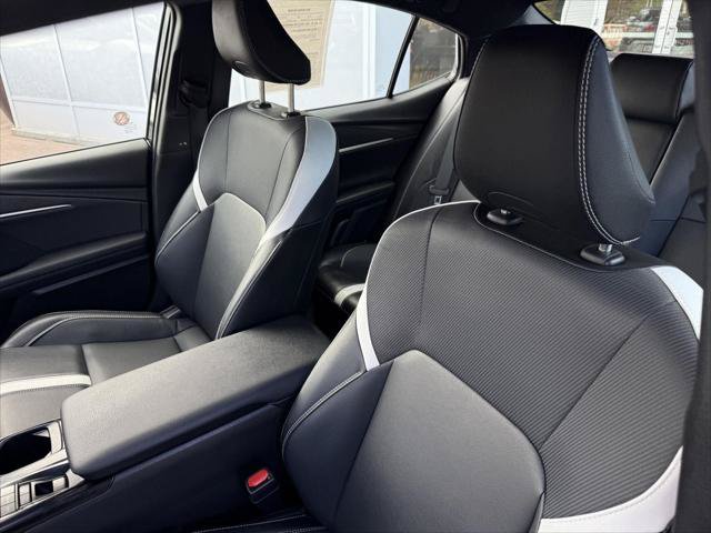 Certified 2025 Toyota Camry SE FWD image 13