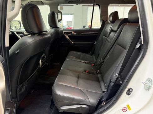 Used 2016 Lexus GX 460 w/ Comfort Package AWD/4WD image 12