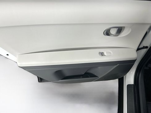 Used 2024 Hyundai Ioniq 5 SEL image 21