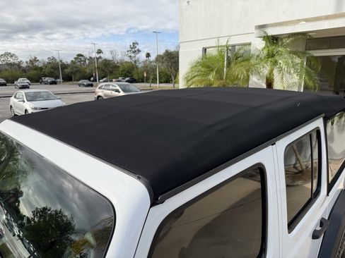 Used 2023 Jeep Wrangler Sport S image 10