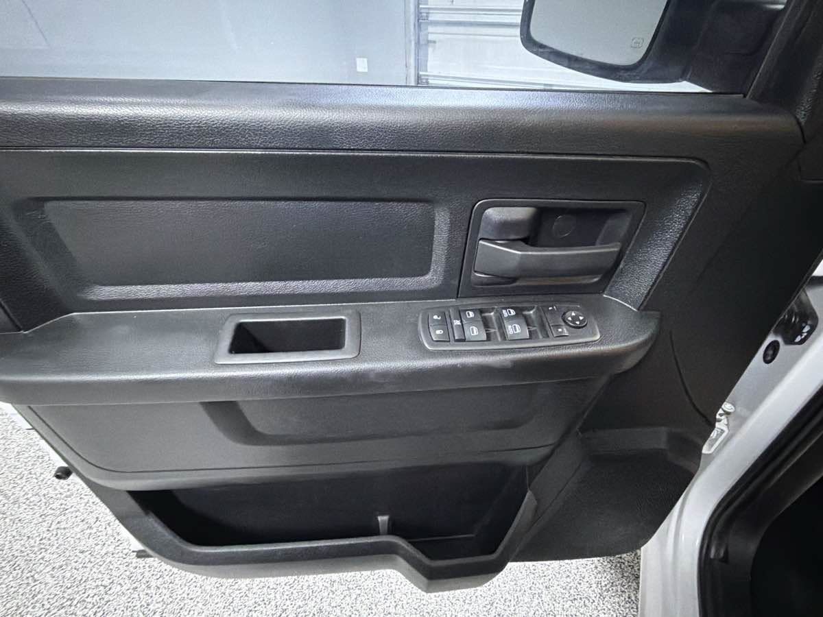 Used 2018 RAM 1500 Express w/ Express Value Package AWD/4WD image 14