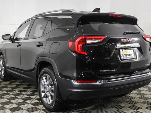 Used 2023 GMC Terrain SLT image 17