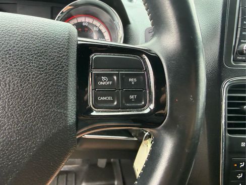 Used 2018 Dodge Grand Caravan SE FWD image 28