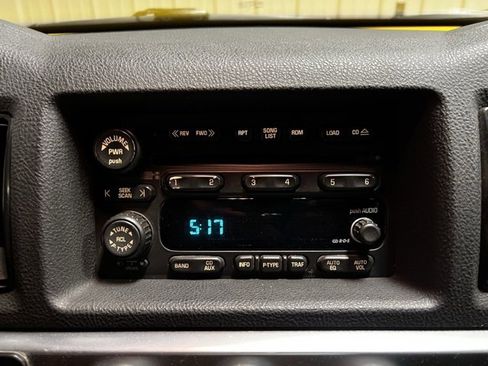 Used 2003 Chevrolet SSR w/ Preferred Equipment Group image 30