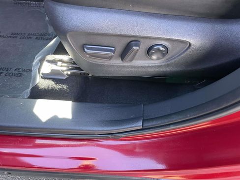 Used 2020 Toyota Highlander XLE image 25