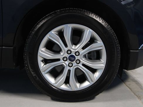 Used 2020 Ford Edge Titanium AWD/4WD image 33