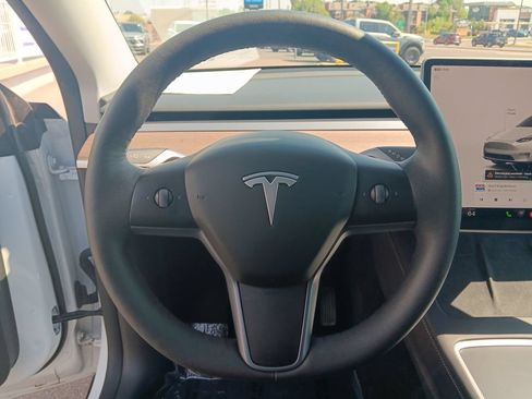 Used 2024 Tesla Model Y Long Range AWD/4WD image 14