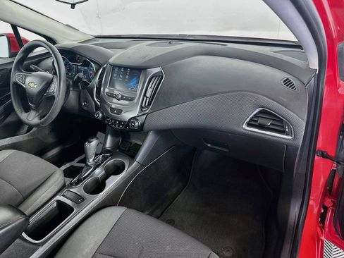 Used 2017 Chevrolet Cruze LT w/ Convenience Package FWD image 27