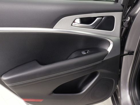 Used 2026 Genesis G70 2.5T Prestige image 32