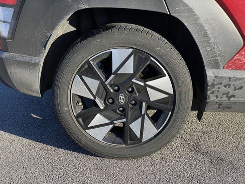 Used 2024 Hyundai Kona SEL image 9