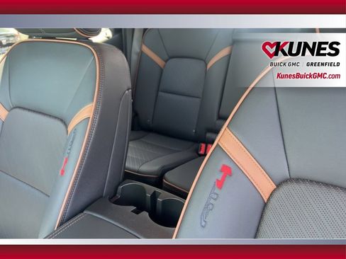 Used 2026 GMC Canyon AT4 w/ Technology Plus Package AWD/4WD image 35