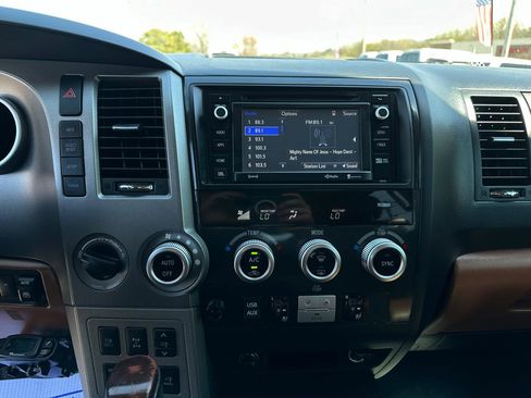 Used 2016 Toyota Sequoia Platinum image 16