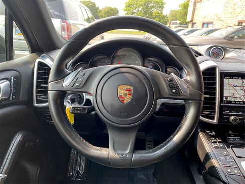 Used 2014 Porsche Cayenne S w/ Comfort Plus Package image 28