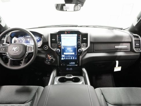 New 2026 RAM 1500 Big Horn AWD/4WD image 18