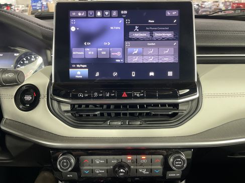 Used 2024 Jeep Compass Limited image 22