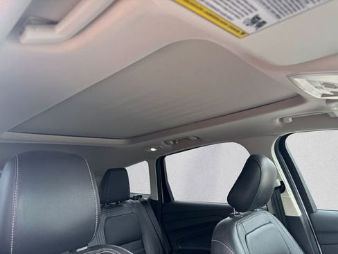 Used 2018 Ford Escape SEL image 18