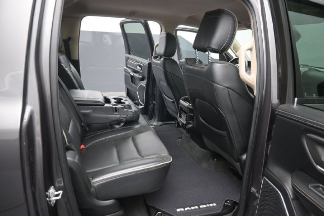 Used 2020 RAM 1500 Laramie AWD/4WD image 32