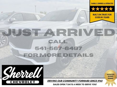 Used 2023 Cadillac Escalade ESV Sport w/ LPO, ONYX Package image 2