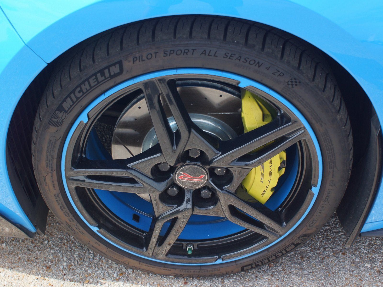 Used 2022 Chevrolet Corvette Stingray Premium Conv w/ Z51 Performance Package RWD image 21