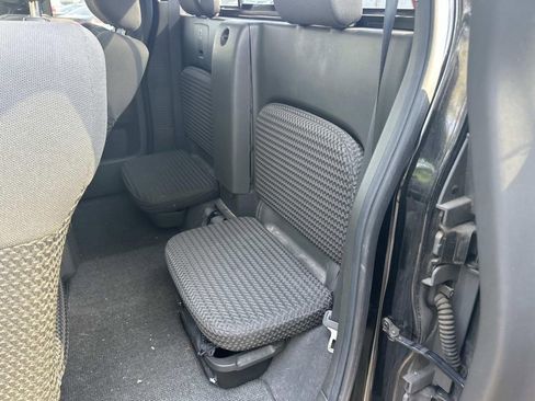 Used 2008 Nissan Frontier SE w/ SE Value Truck Pkg image 16