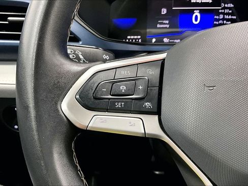 Used 2024 Volkswagen Taos SE image 23