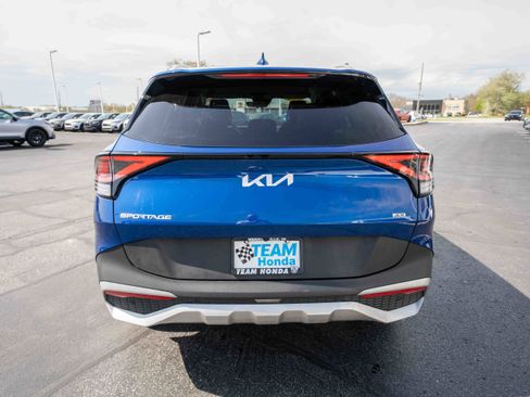 Used 2024 Kia Sportage EX AWD/4WD image 5