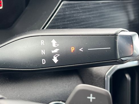 Used 2024 GMC Acadia Elevation image 31