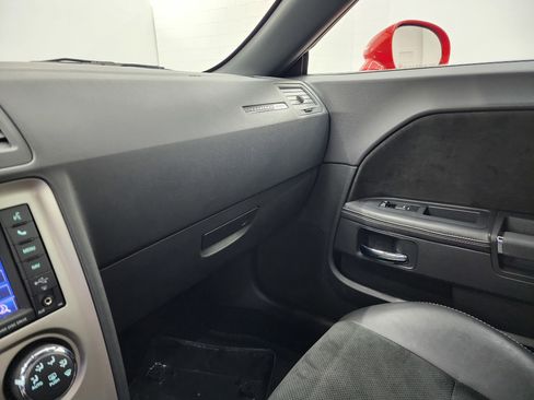 Used 2014 Dodge Challenger SRT8 image 13