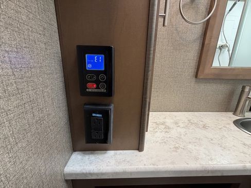 Used 2021 Ford F550 4x4 Regular Cab Super Duty w/ XLT Value Package image 89